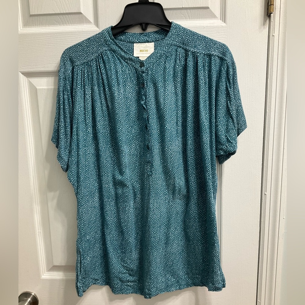 ,
Mave Anthropologie Teal Printed‎ Feminine Top Sz L